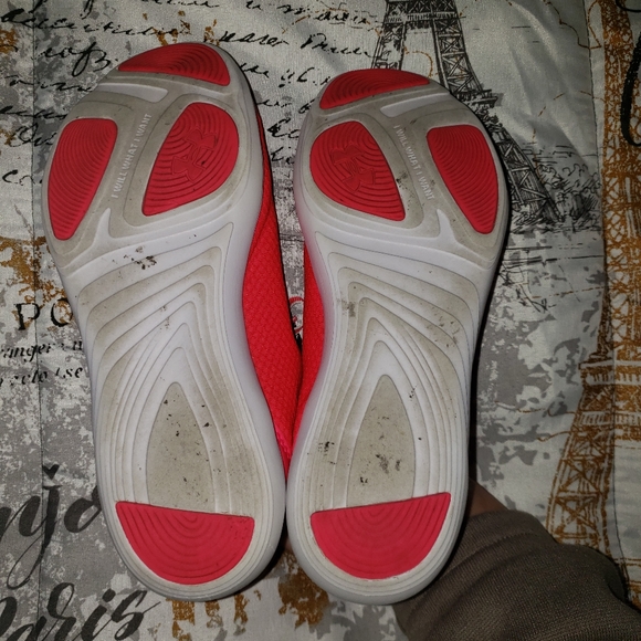 Under Armour shoes - Picture 3 of 4